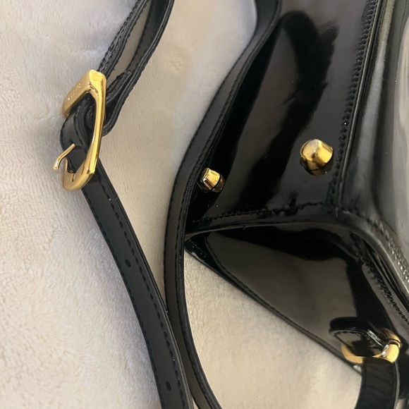 🩷 BALLY Black Patent Leather / Gold Hardware/ Crossbody
Bag Classic Logo💚 - Picture 3 of 16